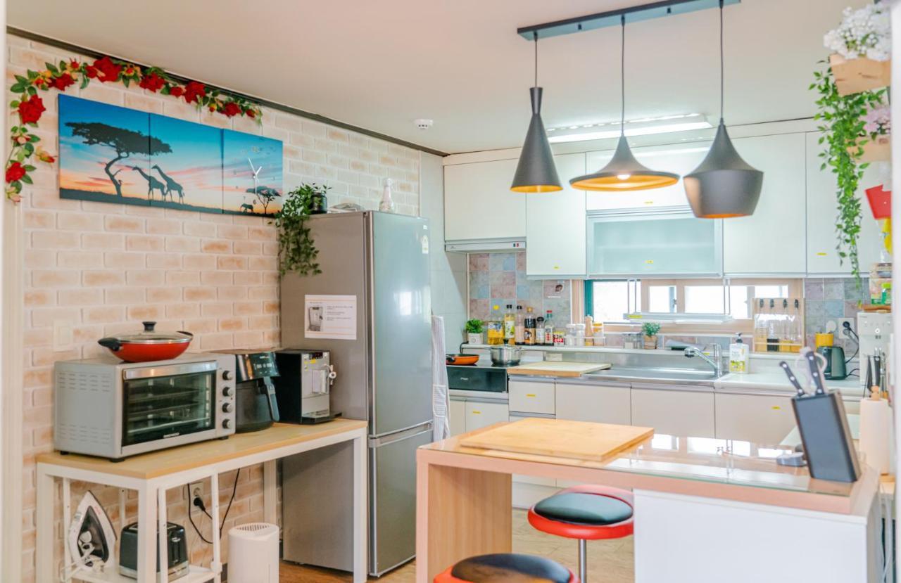 For Family Group, 4Min To Seoul Station Apartment Bagian luar foto